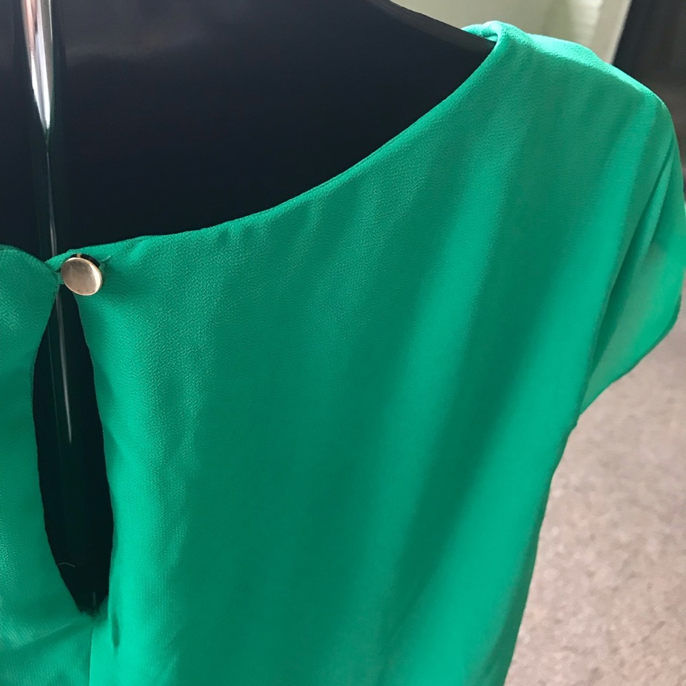 Short Sleeve Blouse - Picture 4 of 4